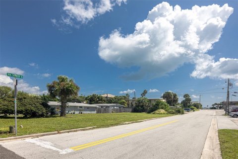 Commercial property in Cocoa Beach, Florida 16 bedrooms, 555.18 sq.m. № 1820881 - photo 4