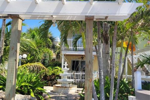 Commercial property in Cocoa Beach, Florida 16 bedrooms, 555.18 sq.m. № 1820881 - photo 17