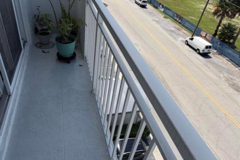 Copropriété à louer à Fort Lauderdale, Floride: 1 chambre, 63.17 m2 № 2393216 - photo 18