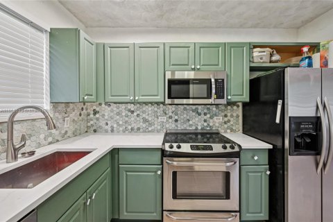 House in Boynton Beach, Florida 3 bedrooms, 101.17 sq.m. № 1893543 - photo 15