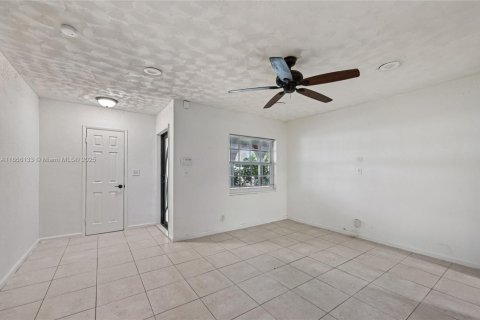 House in Boynton Beach, Florida 3 bedrooms, 101.17 sq.m. № 1893543 - photo 7