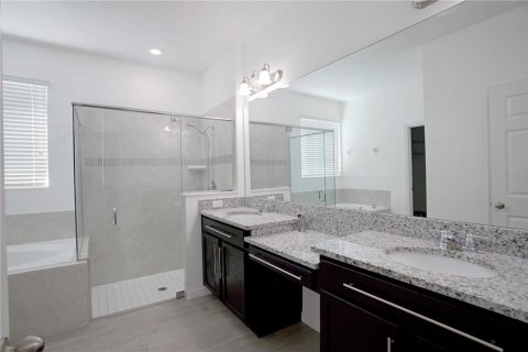 House in Orlando, Florida 5 bedrooms, 236.71 sq.m. № 2394072 - photo 19