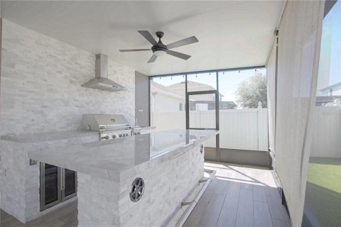 House in Orlando, Florida 5 bedrooms, 236.71 sq.m. № 2394072 - photo 23