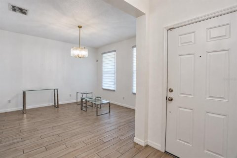 House in Orlando, Florida 5 bedrooms, 236.71 sq.m. № 2394072 - photo 3