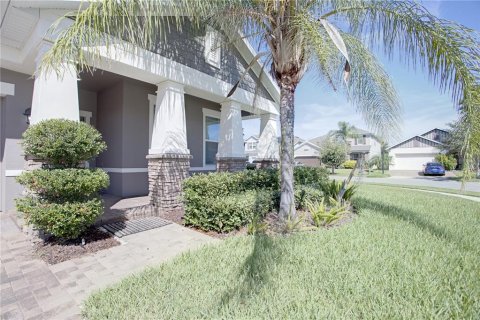 House in Orlando, Florida 5 bedrooms, 236.71 sq.m. № 2394072 - photo 2