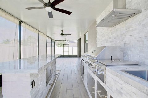 House in Orlando, Florida 5 bedrooms, 236.71 sq.m. № 2394072 - photo 25