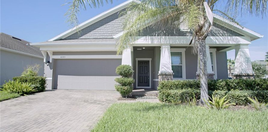House in Orlando, Florida 5 bedrooms, 236.71 sq.m. № 2394072
