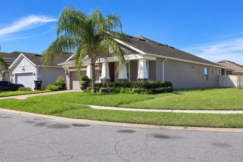 House in Orlando, Florida 5 bedrooms, 236.71 sq.m. № 2394072 - photo 27