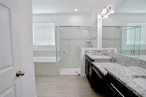 House in Orlando, Florida 5 bedrooms, 236.71 sq.m. № 2394072 - photo 20