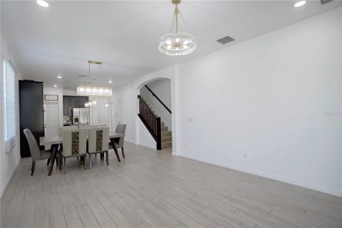 House in Orlando, Florida 5 bedrooms, 236.71 sq.m. № 2394072 - photo 13