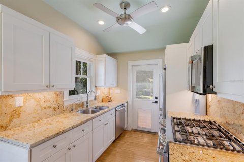 Villa ou maison à vendre à Sarasota, Floride: 2 chambres, 79.25 m2 № 1875755 - photo 12