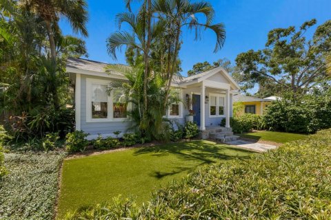 Villa ou maison à vendre à Sarasota, Floride: 2 chambres, 79.25 m2 № 1875755 - photo 3