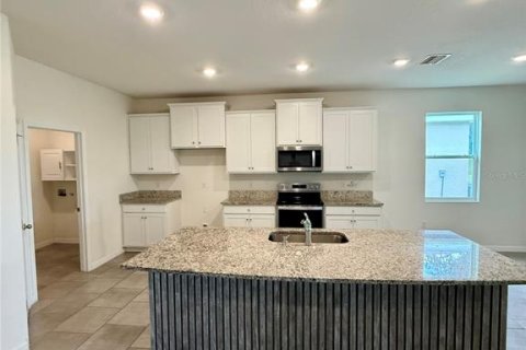 House in Plant City, Florida 4 bedrooms, 214.6 sq.m. № 1757484 - photo 5