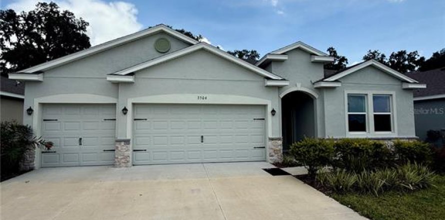 House in Plant City, Florida 4 bedrooms, 214.6 sq.m. № 1757484