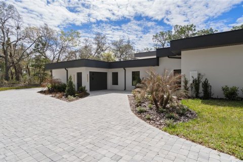 House in Winter Springs, Florida 6 bedrooms, 569.68 sq.m. № 2394288 - photo 3