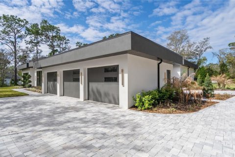 House in Winter Springs, Florida 6 bedrooms, 569.68 sq.m. № 2394288 - photo 5