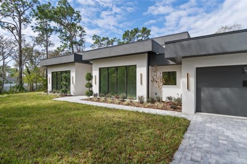 House in Winter Springs, Florida 6 bedrooms, 569.68 sq.m. № 2394288 - photo 8
