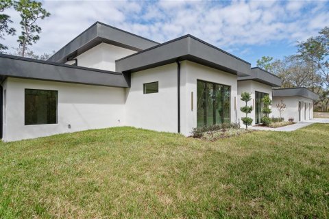 House in Winter Springs, Florida 6 bedrooms, 569.68 sq.m. № 2394288 - photo 6