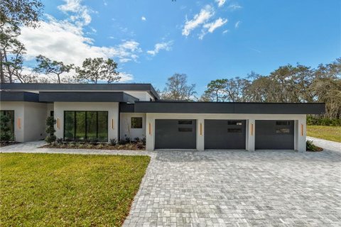 House in Winter Springs, Florida 6 bedrooms, 569.68 sq.m. № 2394288 - photo 9