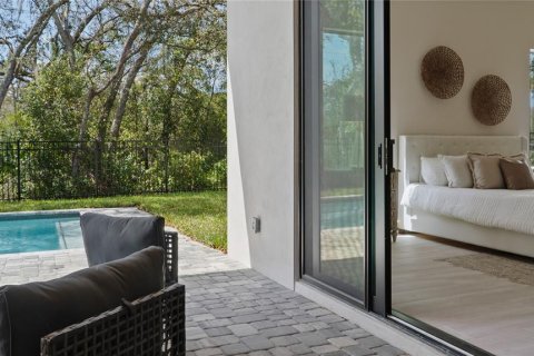 House in Winter Springs, Florida 6 bedrooms, 569.68 sq.m. № 2394288 - photo 16