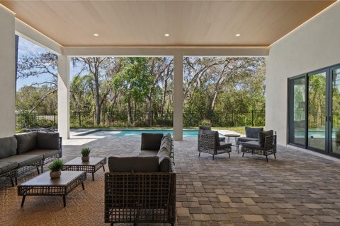 House in Winter Springs, Florida 6 bedrooms, 569.68 sq.m. № 2394288 - photo 19