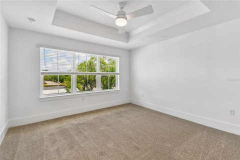 Townhouse in Oviedo, Florida 4 bedrooms, 188.13 sq.m. № 2092893 - photo 15