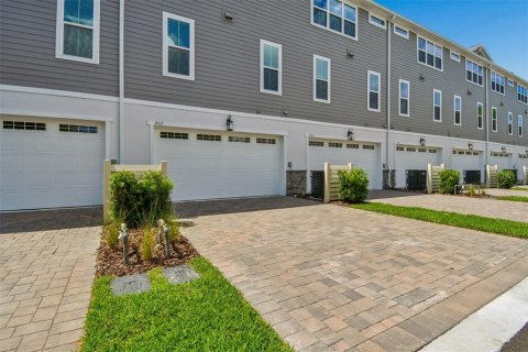 Townhouse in Oviedo, Florida 4 bedrooms, 188.13 sq.m. № 2092893 - photo 29