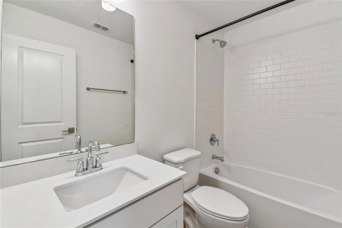 Townhouse in Oviedo, Florida 4 bedrooms, 188.13 sq.m. № 2092893 - photo 21