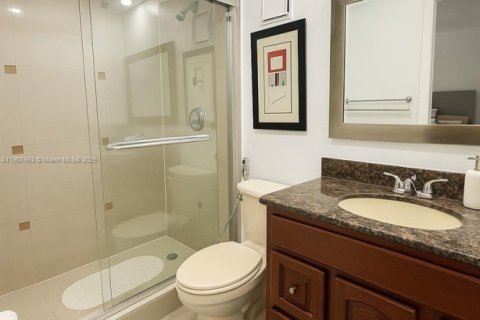 Condominio en alquiler en Miami, Florida, 2 dormitorios, 89.65 m2 № 2012549 - foto 7