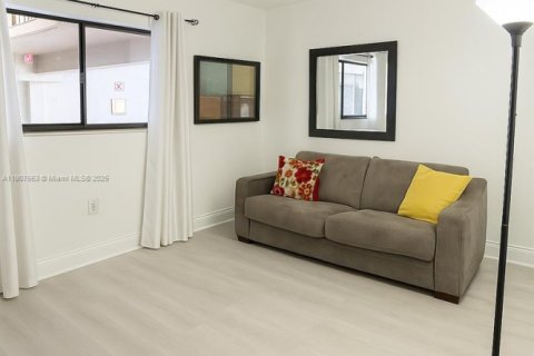 Condominio en alquiler en Miami, Florida, 2 dormitorios, 89.65 m2 № 2012549 - foto 9