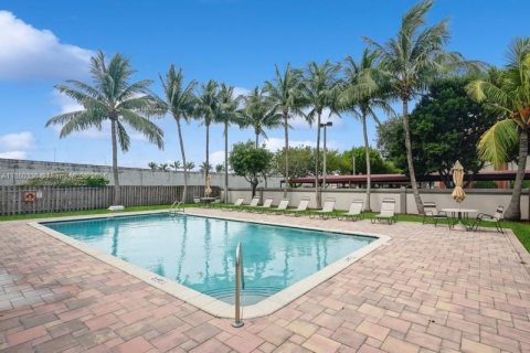 Copropriété à vendre à Miami, Floride: 3 chambres, 161.93 m2 № 1855149 - photo 18