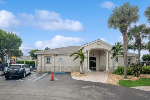 Copropriété à vendre à Miami, Floride: 3 chambres, 161.93 m2 № 1855149 - photo 17
