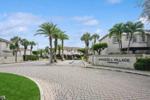 Copropriété à vendre à Miami, Floride: 3 chambres, 161.93 m2 № 1855149 - photo 1