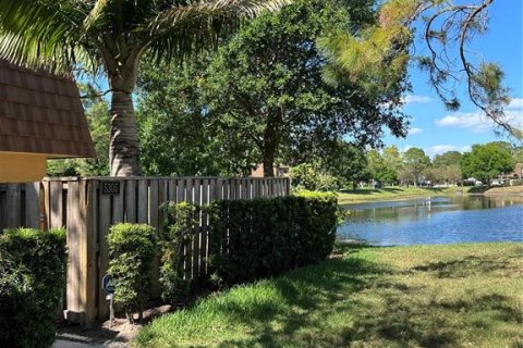 Copropriété à louer à Orlando, Floride: 2 chambres, 119.38 m2 № 2405188 - photo 3