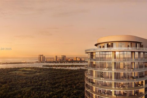 Copropriété à vendre à North Miami, Floride: 5 chambres, 476.59 m2 № 1942875 - photo 1