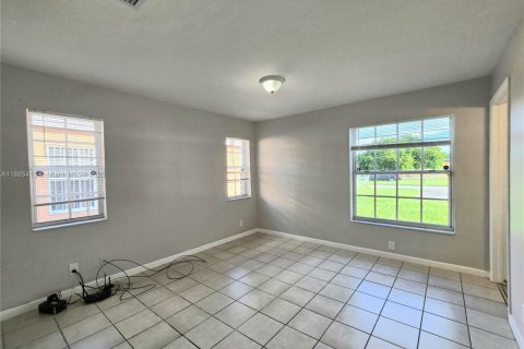 Villa ou maison à louer à Homestead, Floride: 3 chambres, 125.98 m2 № 1931526 - photo 15