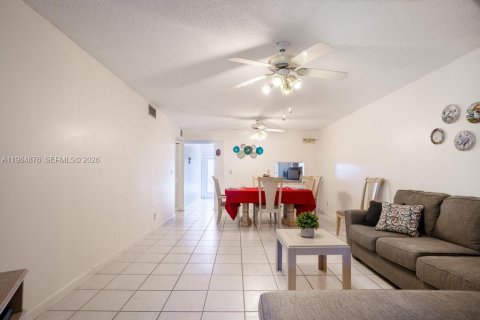 Condominio en venta en Hollywood, Florida, 2 dormitorios, 94.3 m2 № 2026142 - foto 11