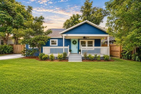 House in Orlando, Florida 2 bedrooms, 82.13 sq.m. № 2296858