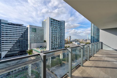 Condo in Miami, Florida, 2 bedrooms № 2004507 - photo 21