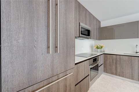 Condo in Miami, Florida, 2 bedrooms № 2004507 - photo 9