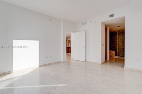 Condo in Miami, Florida, 2 bedrooms № 2004507 - photo 18