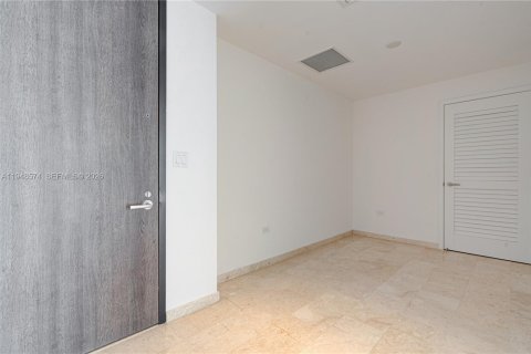 Condo in Miami, Florida, 2 bedrooms № 2004507 - photo 15