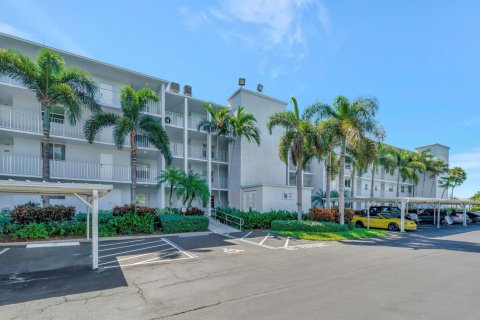 Condo in Boynton Beach, Florida, 1 bedroom  № 950149 - photo 1