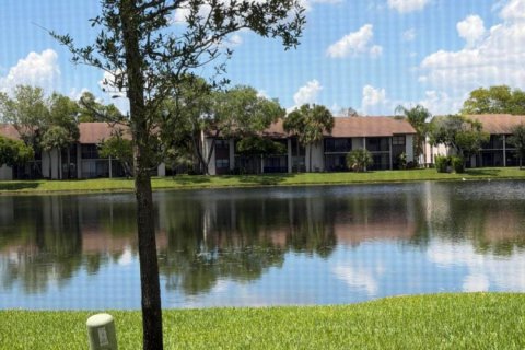 Townhouse in Sunrise, Florida 3 bedrooms, 162.58 sq.m. № 2250893 - photo 14