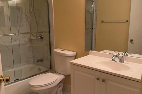 Townhouse in Sunrise, Florida 3 bedrooms, 162.58 sq.m. № 2250893 - photo 10