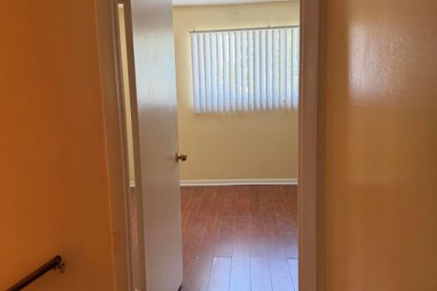 Townhouse in Sunrise, Florida 3 bedrooms, 162.58 sq.m. № 2250893 - photo 9