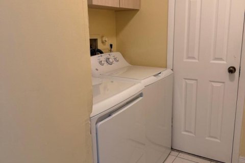 Townhouse in Sunrise, Florida 3 bedrooms, 162.58 sq.m. № 2250893 - photo 11