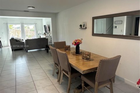 Touwnhouse à vendre à Florida City, Floride: 4 chambres, 157.93 m2 № 2080191 - photo 6