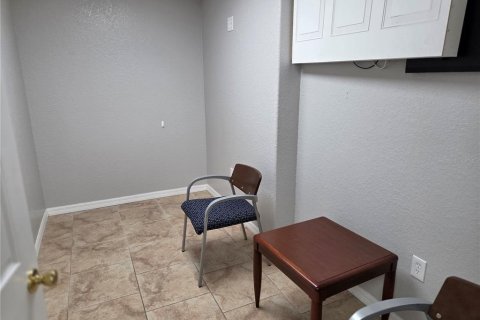 Commercial property in Brandon, Florida 466.56 sq.m. № 2156166 - photo 22