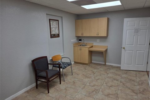 Commercial property in Brandon, Florida 466.56 sq.m. № 2156166 - photo 21